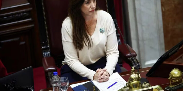 Villarruel convocó a una sesión especial para que los senadores debatan sobre el aumento de sus sueldos