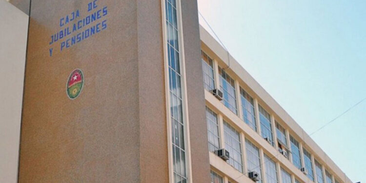 Caja de Jubilaciones: se redujo 16% el déficit