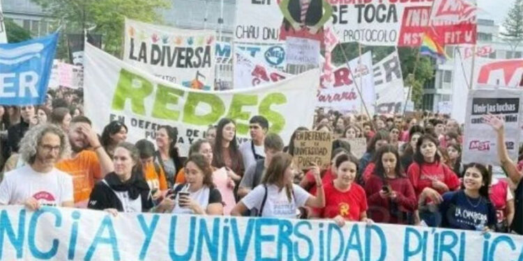Nueva marcha por la Educación pública en Paraná