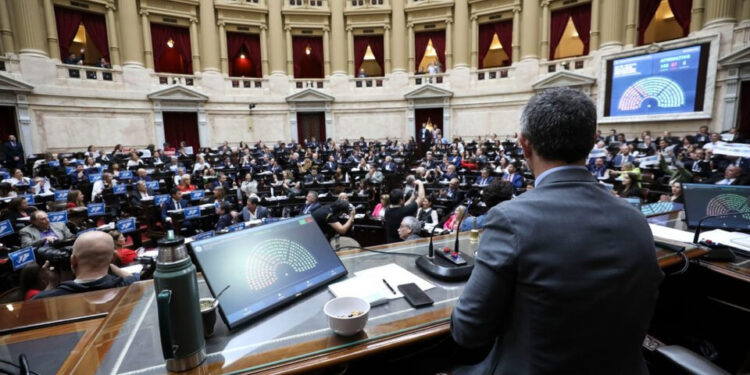 Con el apoyo del macrismo » el Gobierno mantuvo el veto en Diputados»