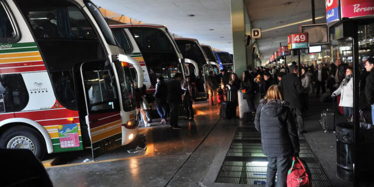 «Liberan el transporte de media y larga distancia»