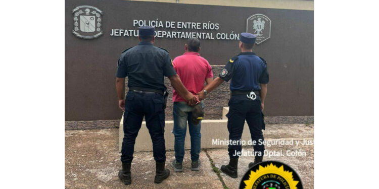 Colón: Allanamiento y Detención de un Masculino