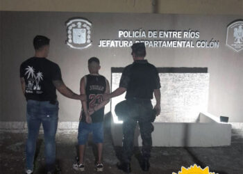 Detienen a un hombre en flagrancia por tentativa de hurto calificado.