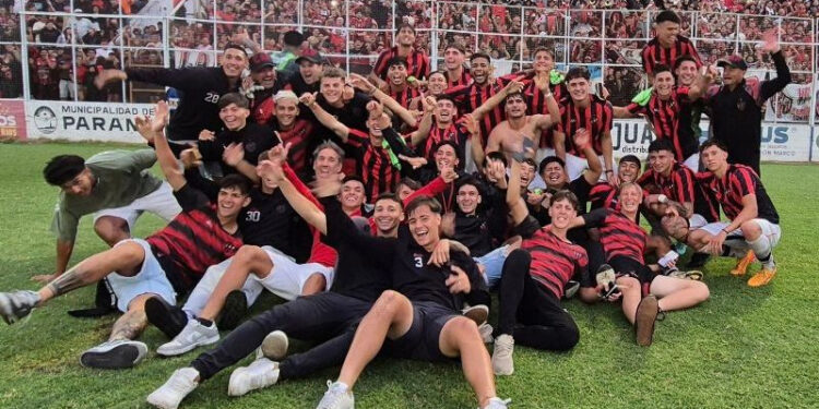 Patronato es campeón de la Liga Paranaense de Fútbol