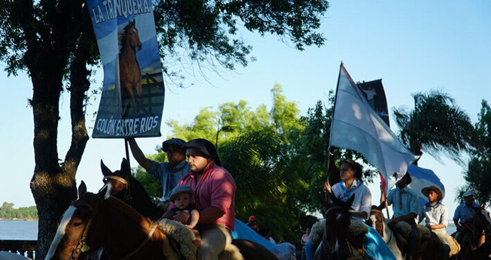 Colón celebró el Día de la Tradición