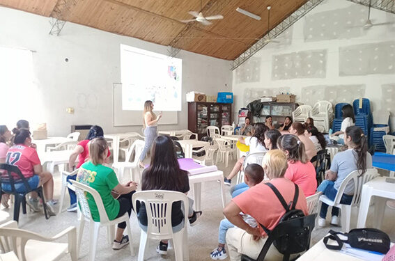Taller de Comunicación en la Escuela Primaria N° 73 de Ubajay