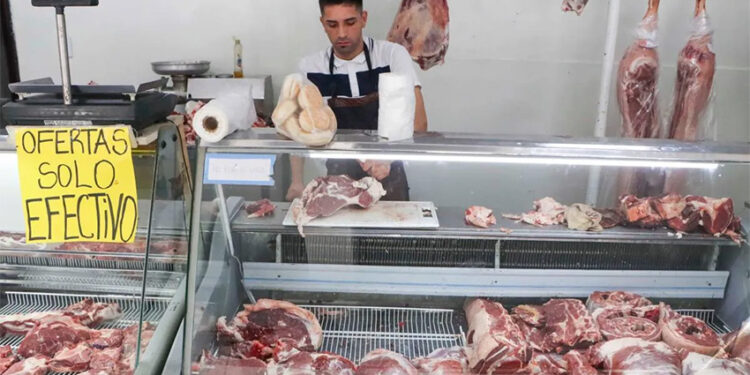Aumento de la carne: el sector habla de “recomposición” y afirman que aún debe subir más