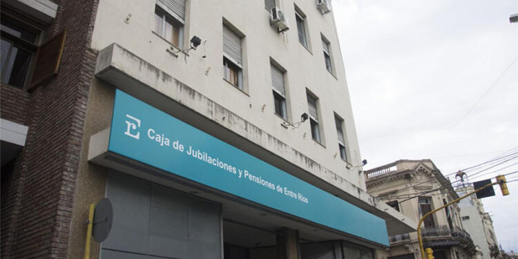 Suspenden la jubilación y reclaman a funcionaria entrerriana que devuelva $42 millones