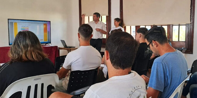 Se brindó en Colón la capacitación “Anfitrión Turístico”