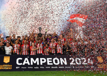 Estudiantes de La Plata ganó el Trofeo de Campeones 2024