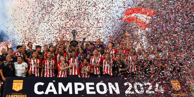 Estudiantes de La Plata ganó el Trofeo de Campeones 2024