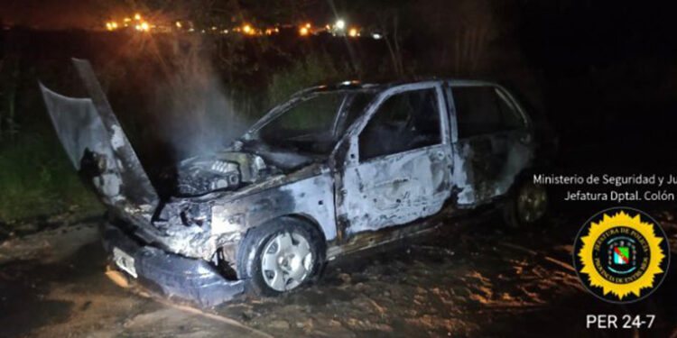 San José: Incendio de Automóvil en la vía pública