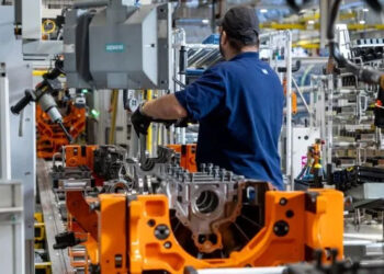 Triple riesgo para la industria