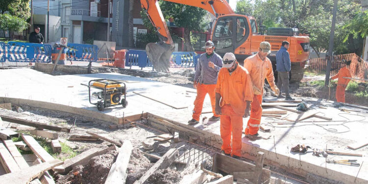 Paraná: Avanza la obra hidráulica de calle La Rioja