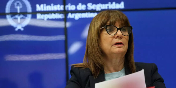 Patricia Bullrich visitará Misiones para inaugurar el paso internacional Yacyretá,  y Loan? donde está?