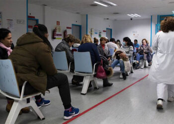 Las universidades nacionales y los hospitales públicos cobrarán aranceles a extranjeros