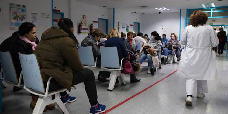 Las universidades nacionales y los hospitales públicos cobrarán aranceles a extranjeros