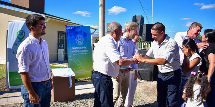 Santa Elena: Entrega de viviendas en barrio nuestra señora de Guadalupe