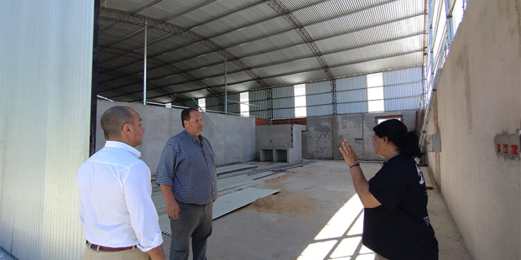 Santa Elena: Avanza la construcción de salones para las comparsas