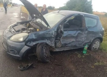 Gualeguaychú: Impactante choque entre una ambulancia y un auto deja a un hombre herido