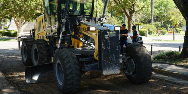 Se inició la pavimentación con adoquines en boulevard Güemes