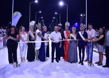 Miles de espectadores disfrutaron de la primera luna de Carnaval en Santa Elena
