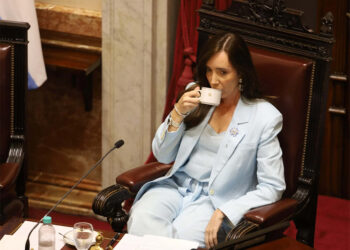 Suben las tarifas y los sueldos de los Senadores. Cobrarán $9.5 nueve millones y medio