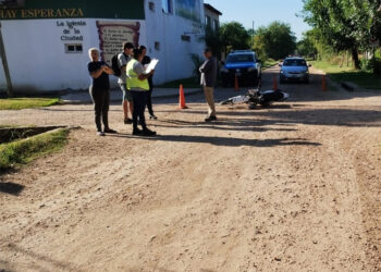 Colisión entre una camioneta y una motocicleta en San José