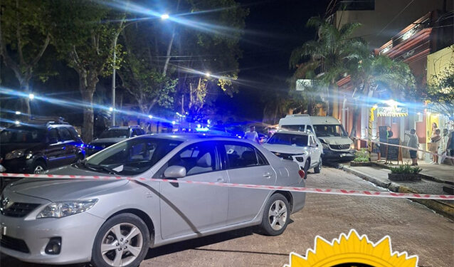 Un Conductor resultó lesionado tras impactar con dos autos estacionados