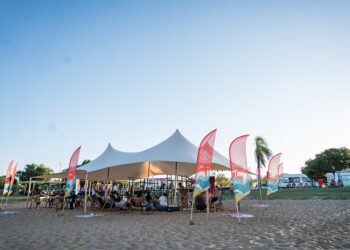 Con gran acompañamiento se inauguró en Colón la iniciativa Mágica libros en la playa