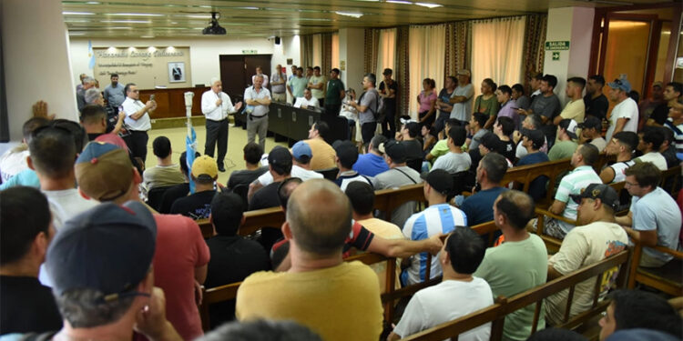 Conflicto en la Granja Tres Arroyos: El intendente Lauritto recibió a los trabajadores