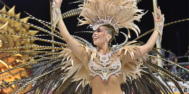 Gualeguaychú: Escándalo en el Carnaval del País: la reina ahora es de Marí Marí y no de Papelitos