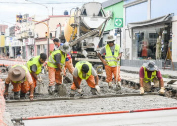 Paraná: La Municipalidad realiza obras de mantenimiento de la trama vial
