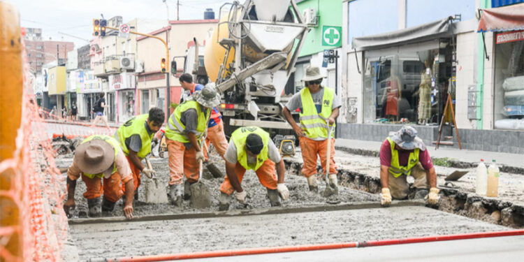 Paraná: La Municipalidad realiza obras de mantenimiento de la trama vial
