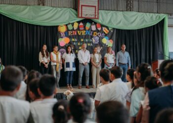 El Gobernador Frigerio inauguró el ciclo lectivo en Los Charrúas dpto. Concordia