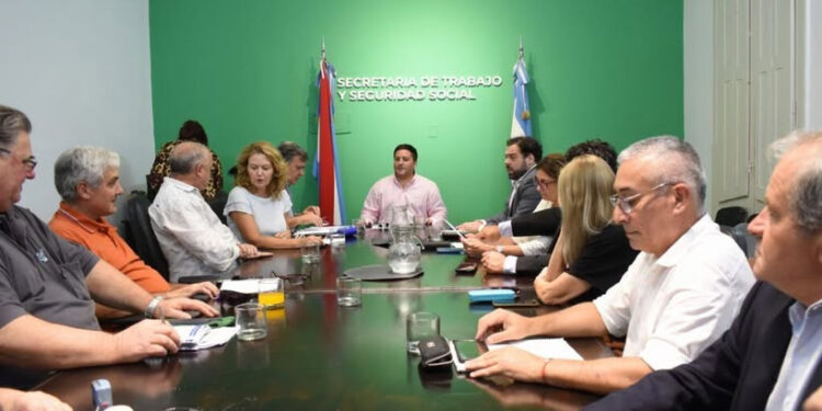 AGMER planteó las demandas docentes y firmó Acuerdo Paritario Salarial