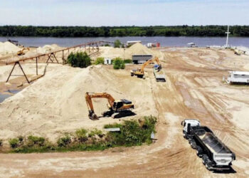 YPF proyecta la construcción de un tren para transportar más arena silícea desde Entre Ríos hacia Vaca Muerta