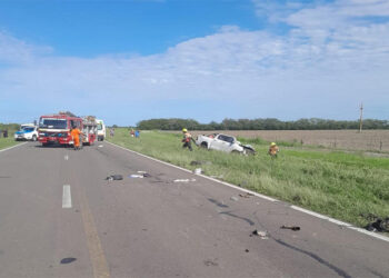 Tres fallecidos al chocar un camión y una camioneta de frente en ruta 127