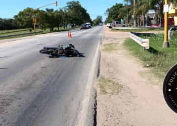San José: Colisión entre camioneta y motocicleta
