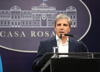 Luis Caputo reveló que el préstamo del FMI será de USD 20.000 millones