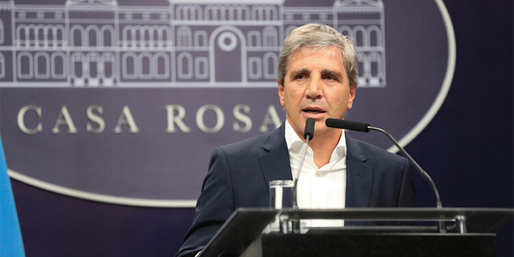 Luis Caputo reveló que el préstamo del FMI será de USD 20.000 millones