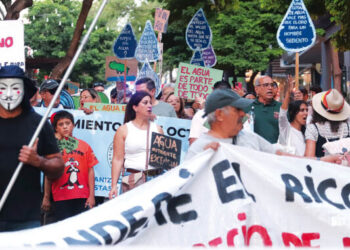 Paysandú: Marcha del agua con fuerte rechazo a la instalación de la planta de hidrógeno verde