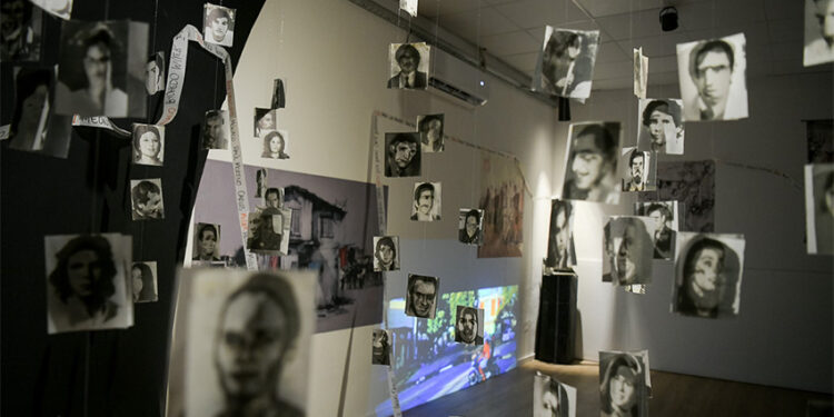 Paraná: Se inauguró la muestra inmersiva BioMemoria 1970/25
