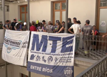 Paraná: “Un grupo violento nucleado en el MTE irrumpió en el edificio municipal”