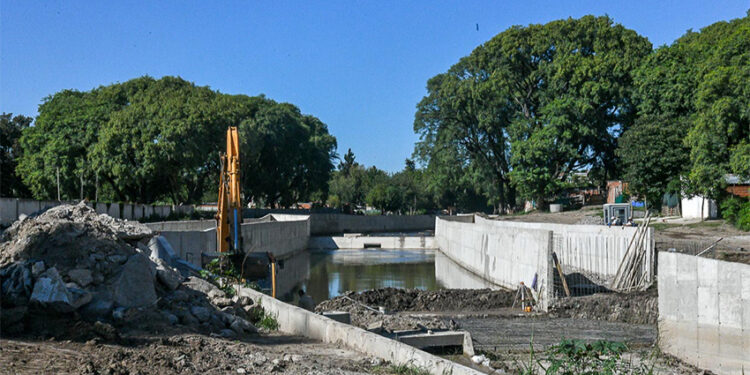 Paraná: Avanza la última etapa de la sistematización, saneamiento e integración urbana del Arroyo Las Viejas
