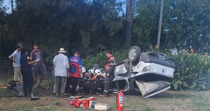 Vuelco de una camioneta en la RN 130  deja un hombre lesionado