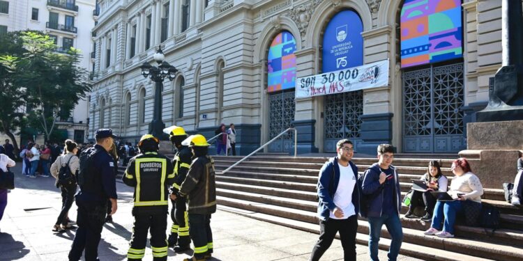 Uruguay, Facultades cerraron tras recibir mail con amenaza de “masacre”