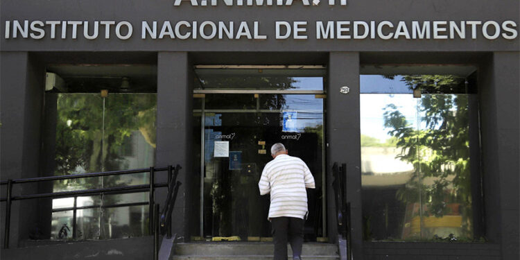 Anmat prohibió más de 20 productos para el cabello