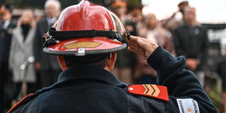 Se comenzó a cumplir la ley n° 11.116 con respecto al reconocimiento hacia los Bomberos Voluntarios en Entre Rios