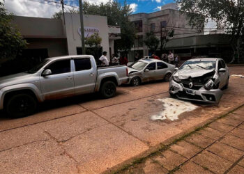 Triple choque en Colón: un conductor fue hospitalizado tras el impacto